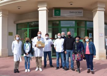 Las mascarillas para los empleados del centro de salud